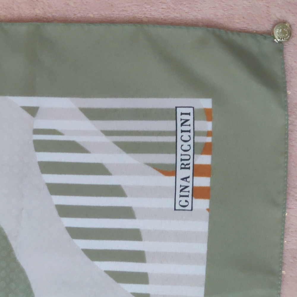 Gina Ruccini scarf - Picture 3 of 6